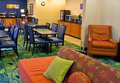Fairfield Inn & Suites Grand Rapids Restoran gambar